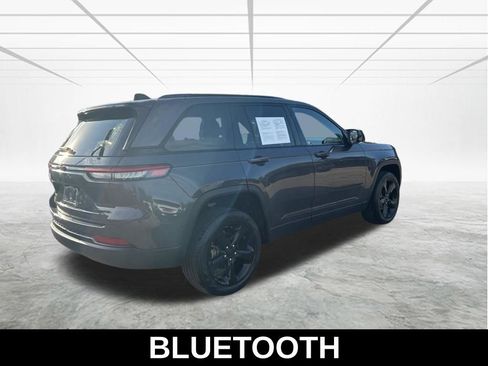 Used 2023 Jeep Grand Cherokee Limited w/ Black Appearance Package RWD image 5