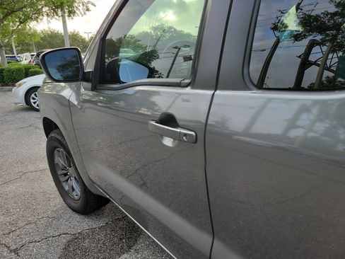 Used 2025 Nissan Frontier SV image 23