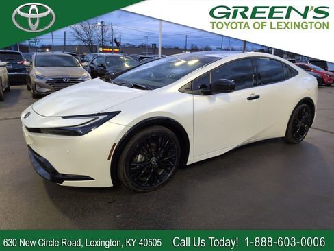 Used 2025 Toyota Prius image 1