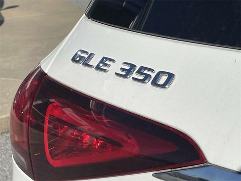 Used 2020 Mercedes-Benz GLE 350 image 3