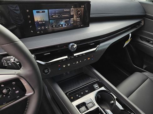 New 2025 Nissan Murano SV image 17