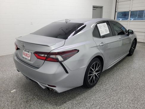 Used 2022 Toyota Camry SE AWD/4WD image 4