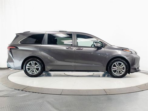Certified 2023 Toyota Sienna Platinum AWD/4WD image 14