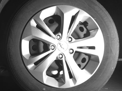Used 2024 Chevrolet Trax LS FWD image 11