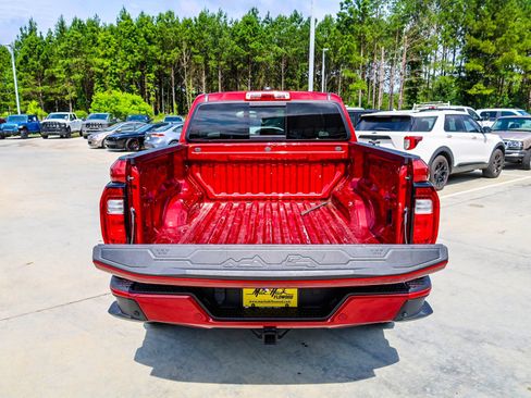 Used 2024 GMC Canyon Elevation w/ Elevation Premium Package RWD image 9