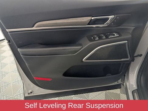Used 2022 Kia Telluride SX w/ Nightfall Edition Package AWD/4WD image 11