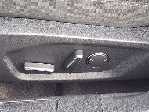 Used 2020 Ford Fusion SE image 4