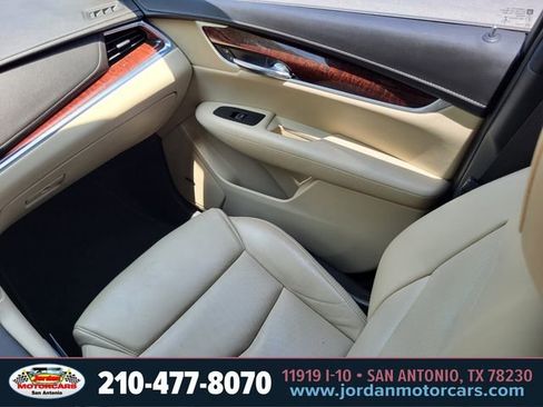 Used 2017 Cadillac XT5 Luxury w/ Driver Awareness Package FWD image 15