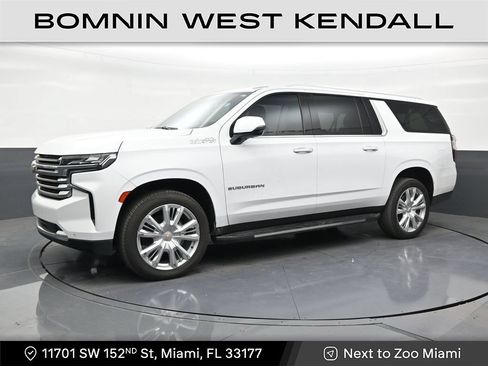 Used 2022 Chevrolet Suburban High Country RWD image 1