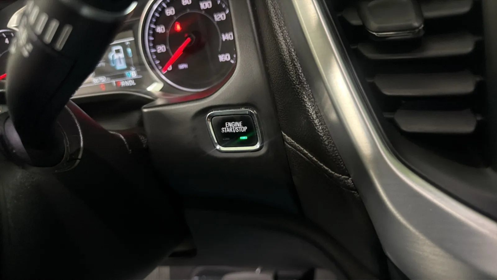 Used 2018 GMC Acadia SLE w/ LPO, Cargo Package FWD image 16