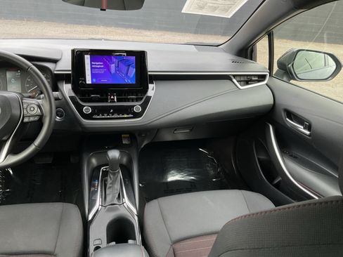 Used 2024 Toyota Corolla SE w/ SE Package FWD image 16