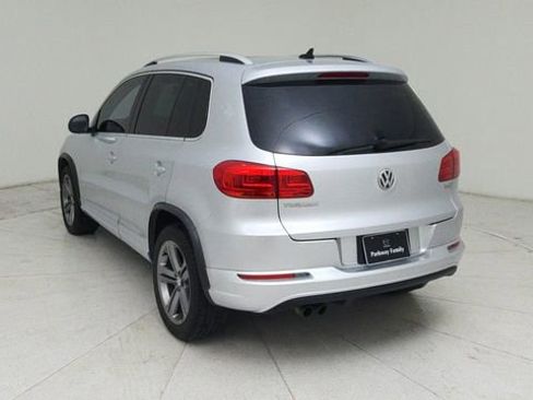 Used 2017 Volkswagen Tiguan Sport FWD image 4