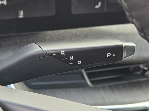 Used 2025 Lucid Air Pure RWD image 14