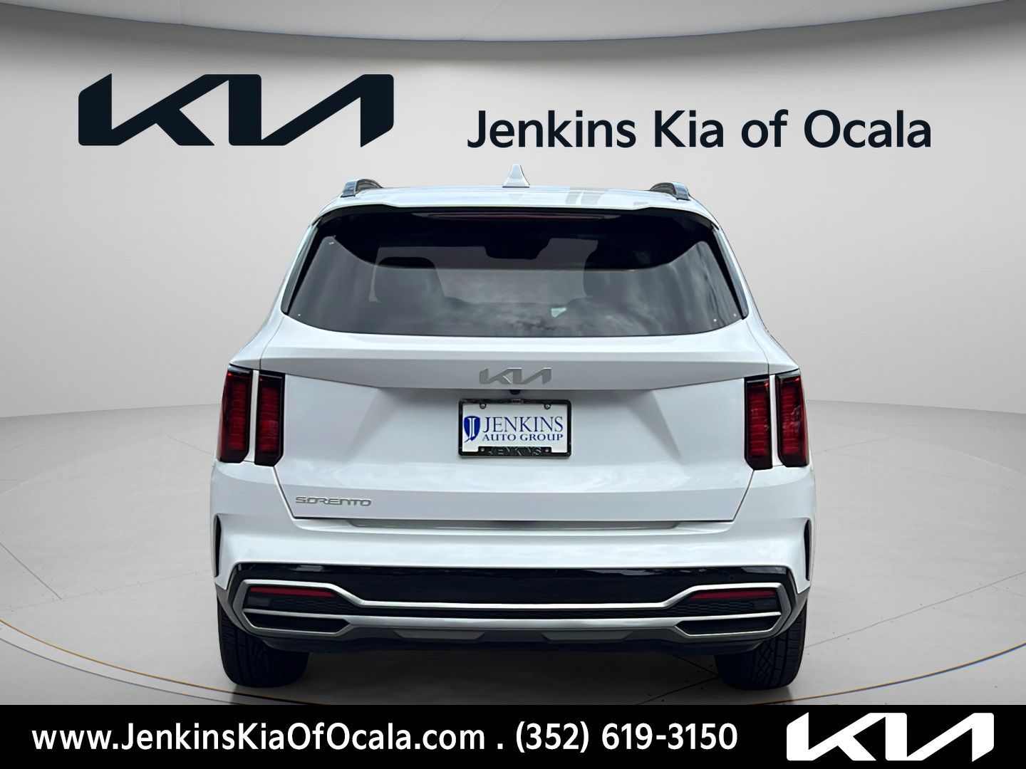 Used 2023 Kia Sorento EX w/ Panoramic Sunroof Package FWD image 4