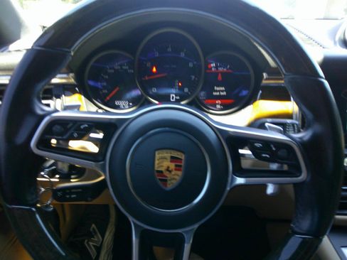 Used 2019 Porsche Macan AWD/4WD image 25