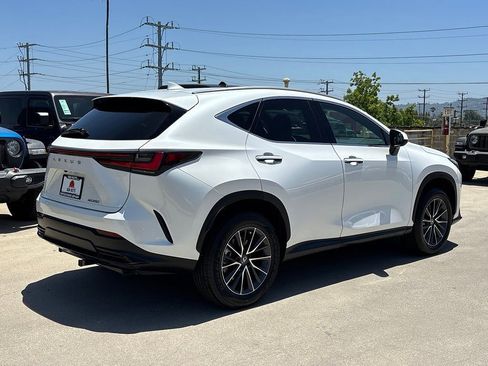 Used 2024 Lexus NX 250 FWD image 3