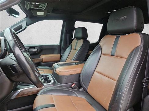 Used 2020 Chevrolet Silverado 1500 High Country w/ Technology Package AWD/4WD image 16