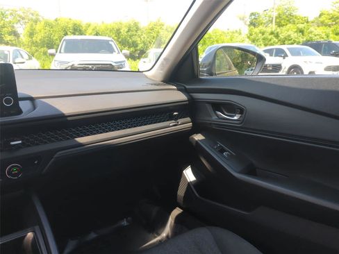 Used 2023 Honda Accord EX image 33