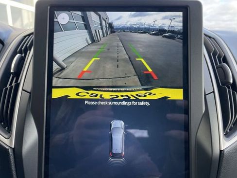 Used 2024 Ford Edge SEL w/ Convenience Package image 17