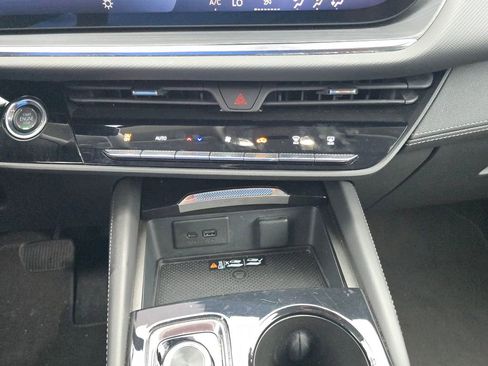 Used 2025 Buick Envision Preferred AWD/4WD image 19
