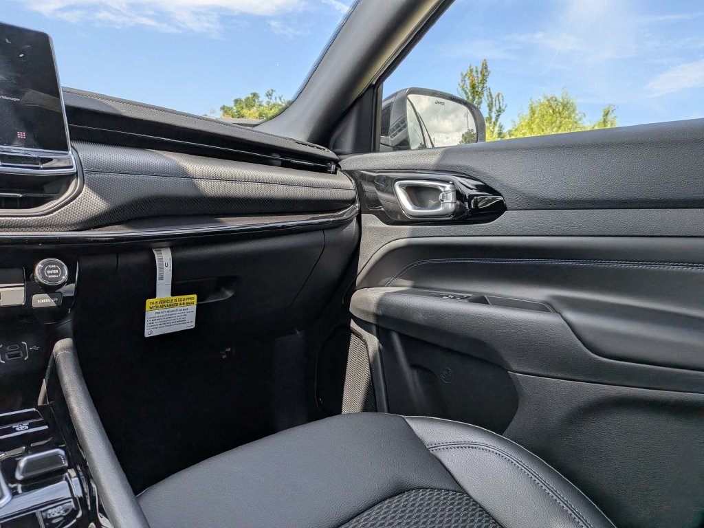 New 2026 Jeep Compass Latitude AWD/4WD image 17