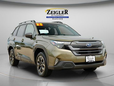 Used 2025 Subaru Forester Premium w/ Convenience Package #1 AWD/4WD image 1