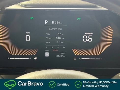 Used 2025 Kia Carnival FWD image 25