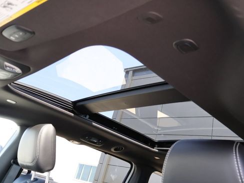New 2026 Chrysler Pacifica Select FWD image 24