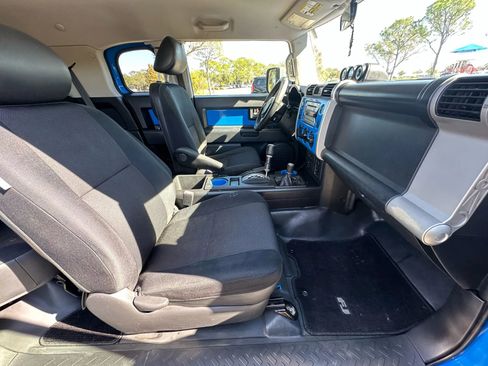 Used 2007 Toyota FJ Cruiser 4WD image 28