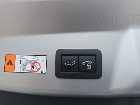 Used 2024 Toyota Prius Prime Premium image 13