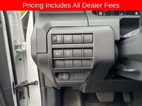 Used 2025 Toyota Tacoma SR AWD/4WD image 20