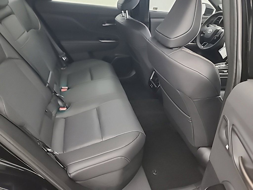 Used 2026 Toyota Crown Signia w/ Advanced Technology Package AWD/4WD image 18