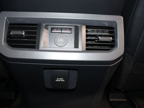 New 2026 Ford F250 Lariat w/ Black Appearance Package image 36