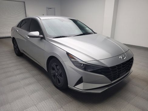 Used 2021 Hyundai Elantra SEL w/ Convenience Package FWD image 13