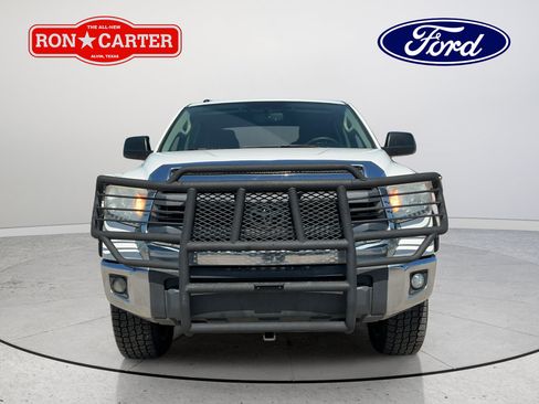 Used 2015 Toyota Tundra SR5 w/ SR5 Upgrade Package AWD/4WD image 2