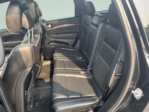 Used 2020 Jeep Grand Cherokee Overland AWD/4WD image 12