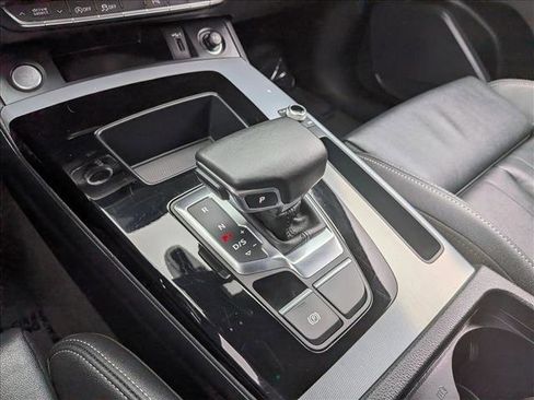 Used 2025 Audi Q5 2.0T Premium image 11