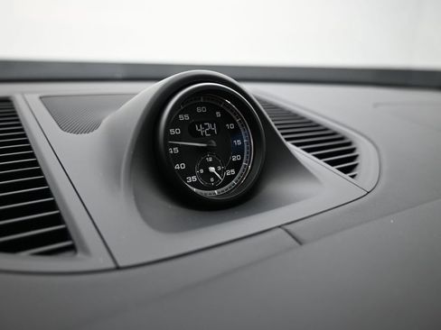 New 2026 Porsche Macan image 14