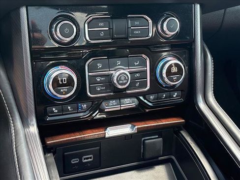 Certified 2024 GMC Yukon Denali Ultimate w/ LPO, Floor Liner Package AWD/4WD image 16