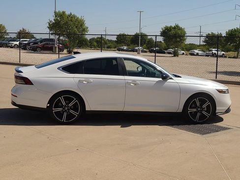 Used 2023 Honda Accord Sport image 4