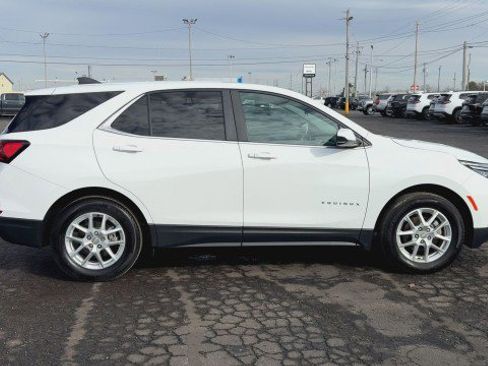 Certified 2024 Chevrolet Equinox LT image 9