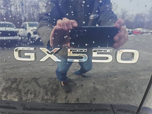 Used 2025 Lexus GX 550 image 33