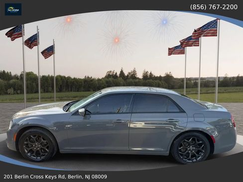 Used 2019 Chrysler 300 S image 2