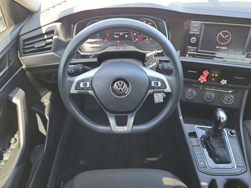 Used 2019 Volkswagen Jetta FWD image 12