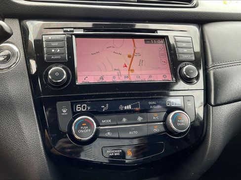 Used 2018 Nissan Rogue SL w/ Premium Package AWD/4WD image 33