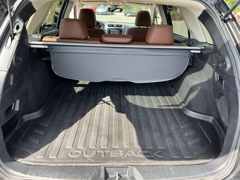 Used 2019 Subaru Outback 3.6R Touring AWD/4WD image 15