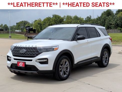 Used 2021 Ford Explorer XLT w/ Equipment Group 202A RWD image 3