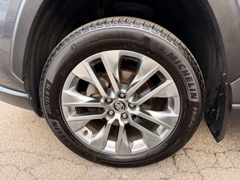 Used 2021 Toyota RAV4 Limited w/ Limited Grade Weather Package AWD/4WD image 38