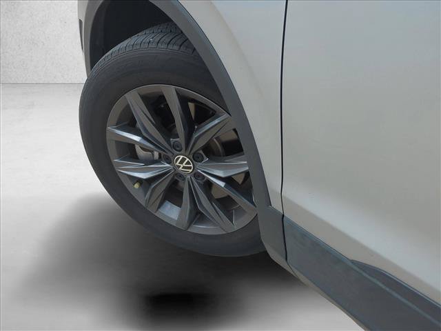 Used 2022 Volkswagen Tiguan SE FWD image 10