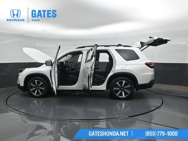 Used 2023 Honda Pilot Touring image 58